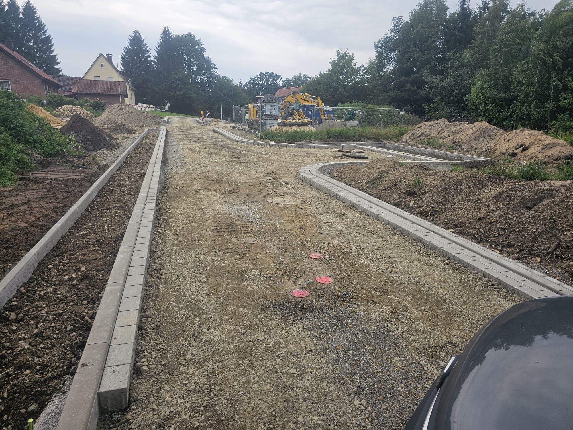 Wegebau mit Randsteinen